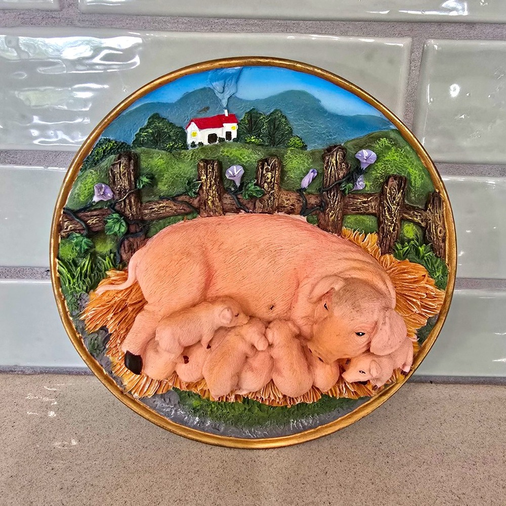 Cadona C1990 3D Pig & Piglets Farm Animals Ceramic Collector Plate 7 in